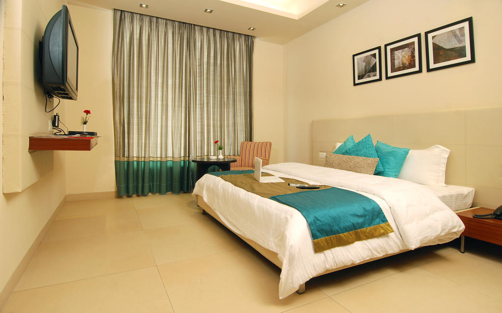 White Lotus Hotel Gurgaon Room photo